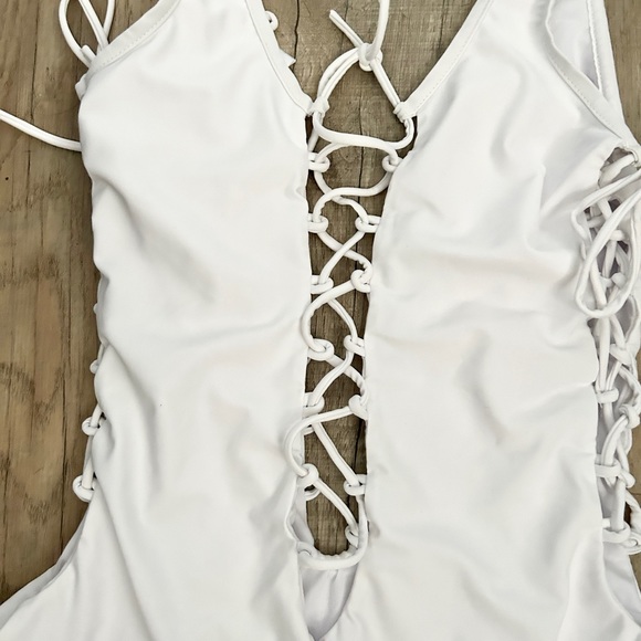 Fashion Nova white lace up one piece bikini M - Picture 2 of 6
